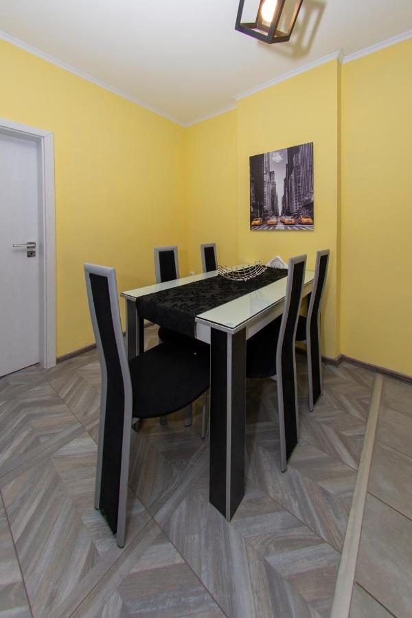 Double Room Flat In The Heart Of Students Town Sofia Exterior foto